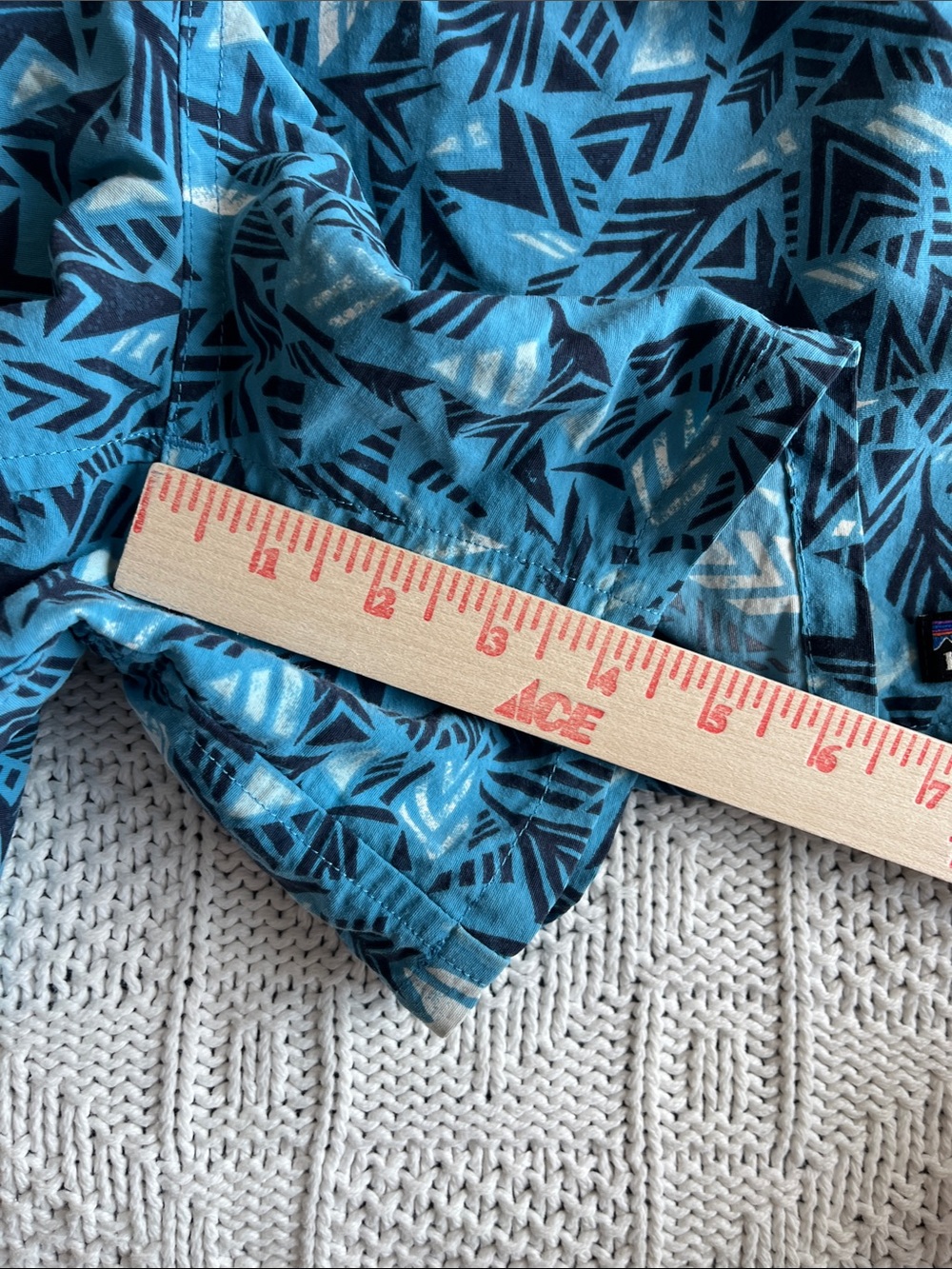 Patagonia® Worn Wear W's Baggies™ Shorts in Azure Geometric Aztec - 5" Sz S - Picture 10 of 12